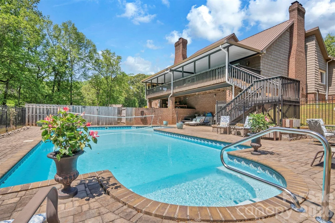 Photo of 105 Winchester Drive