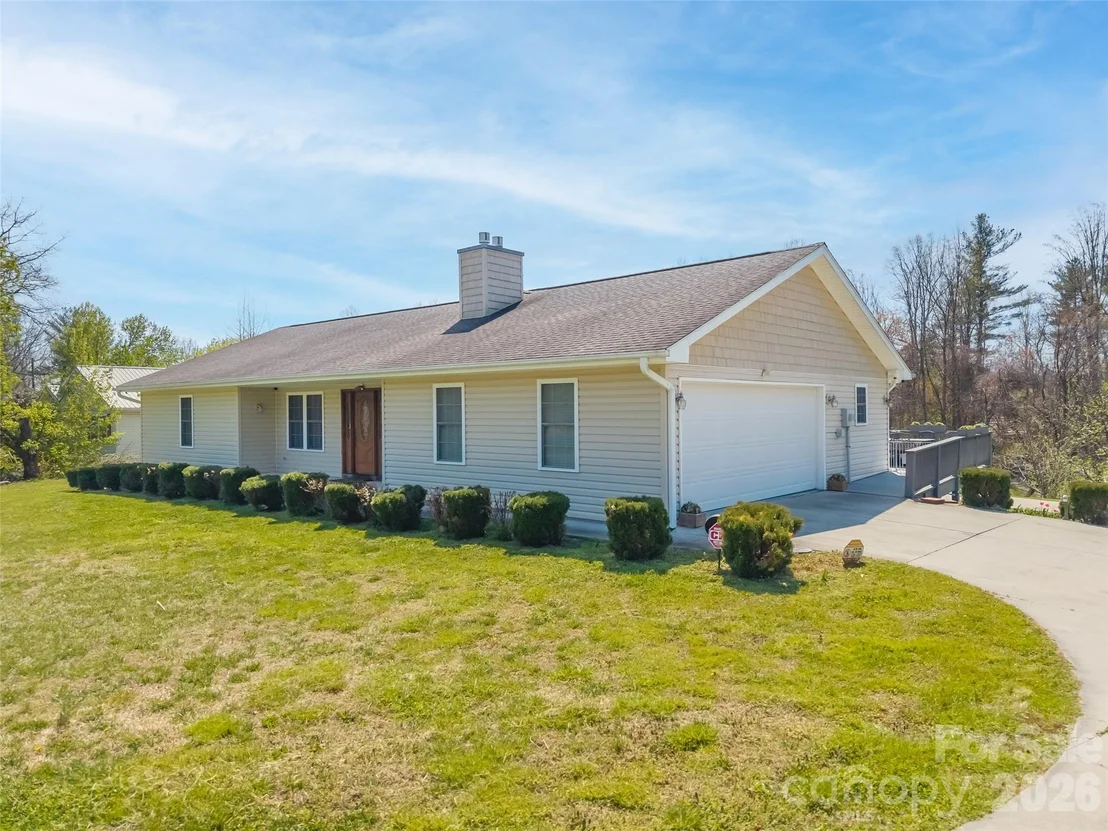 Photo of 476 Jackson Loop Road