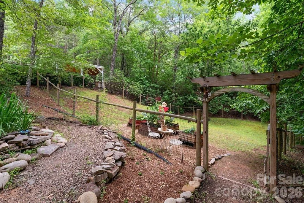 Photo of 175 Green Hills Road