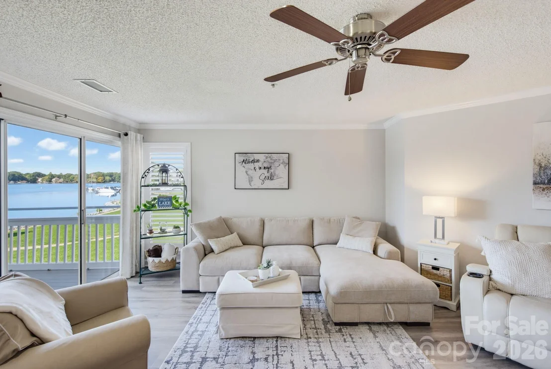 Photo of 1338 Torrence Circle