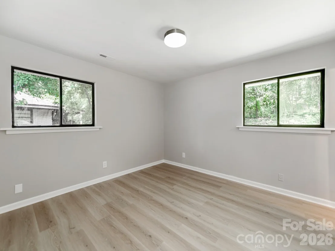 Photo of 4925 Springview Road