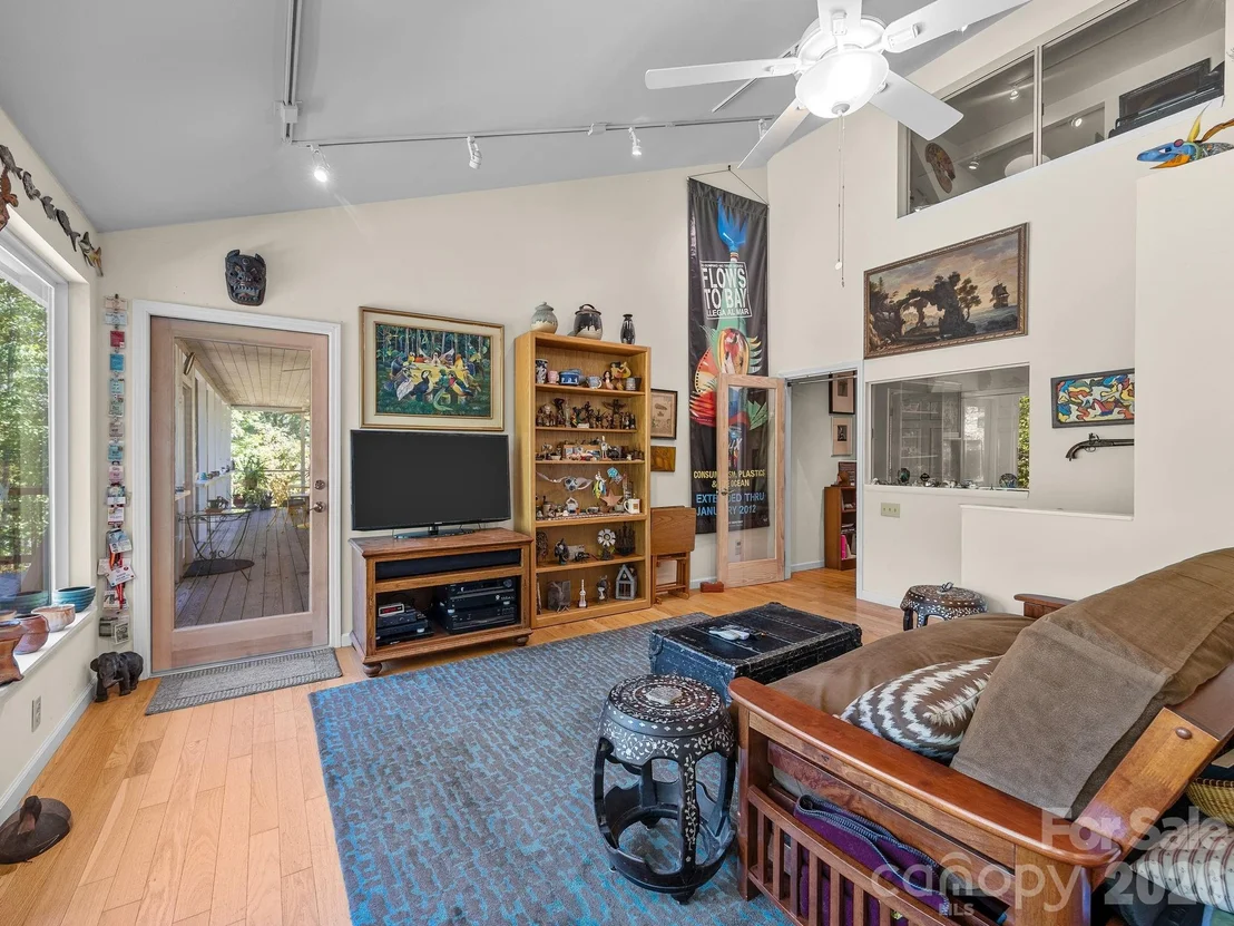 Photo of 160 Caledonia Road