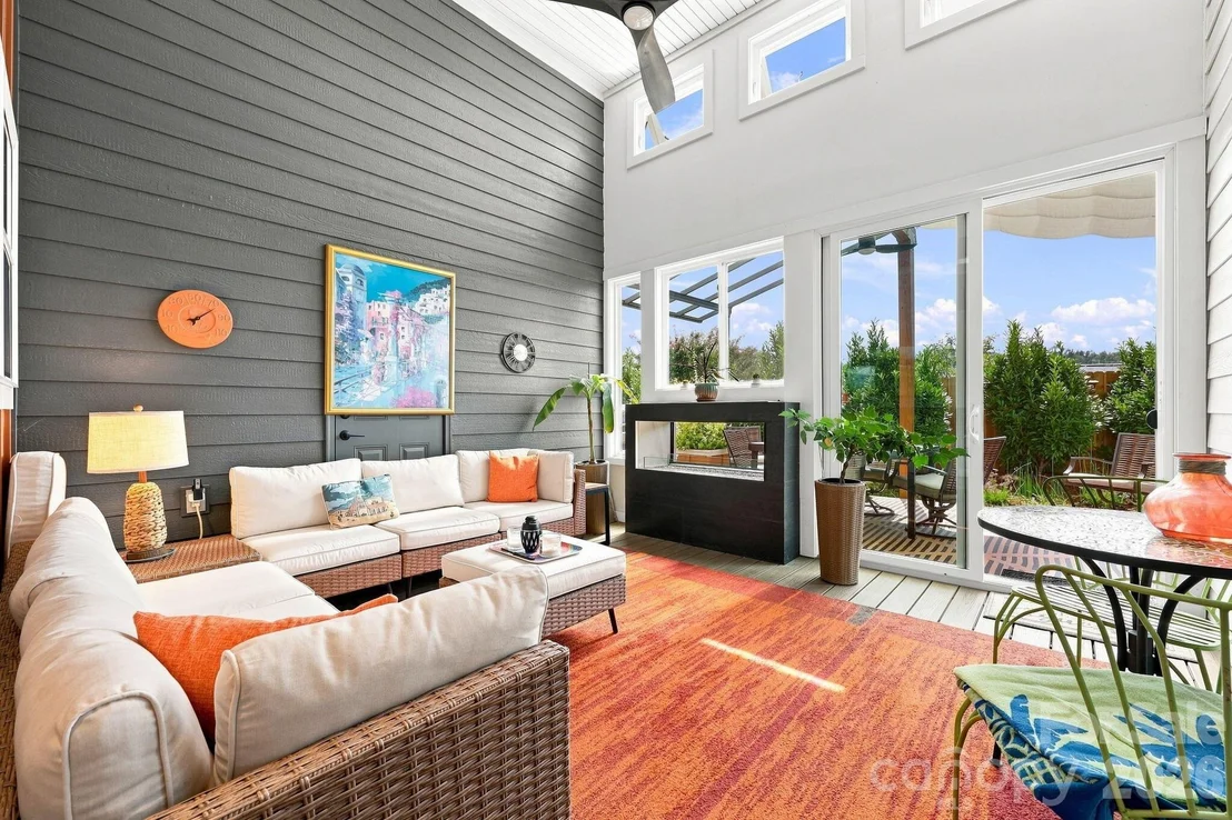 Photo of 112 Upper Grove Lane