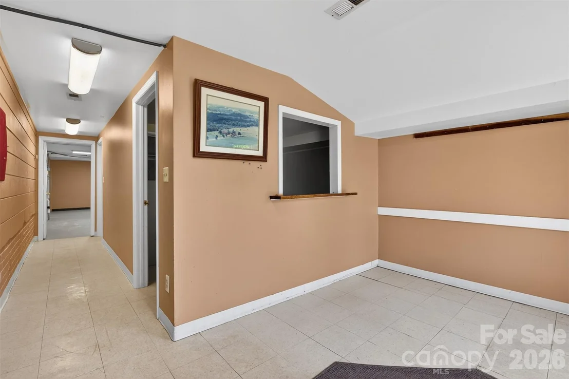 Photo of 341 Ridings Road