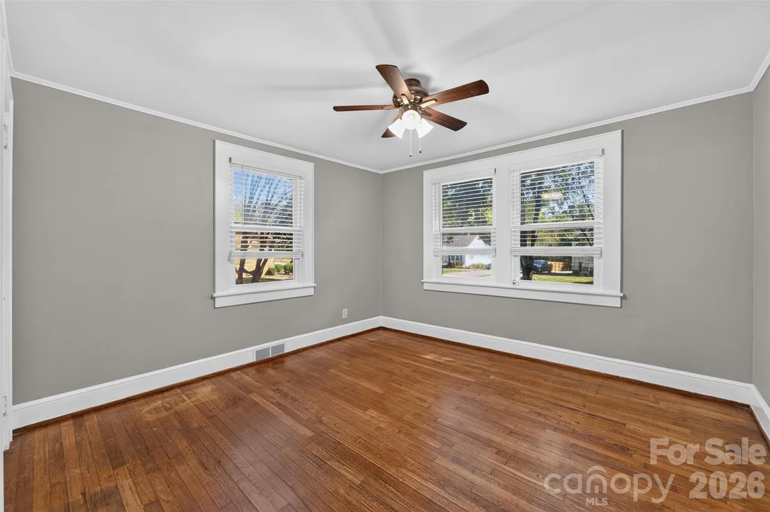 Photo of 1829 3rd Street NE