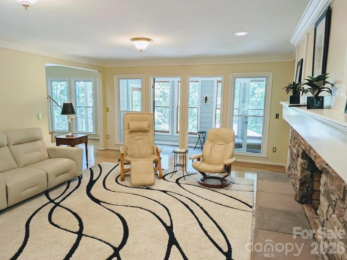 Photo of 675 Fox Run Lane