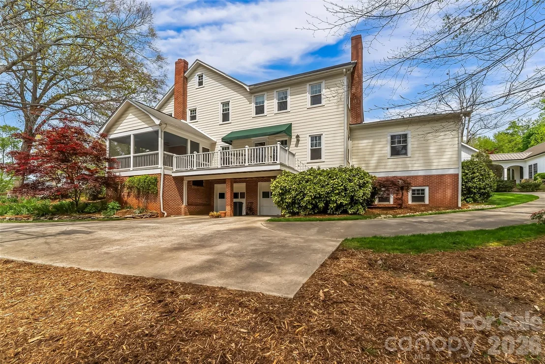 Photo of 115 Riverside Court