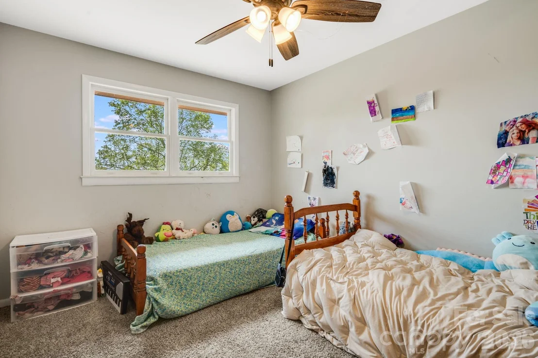 Photo of 1737 Whitesides Road