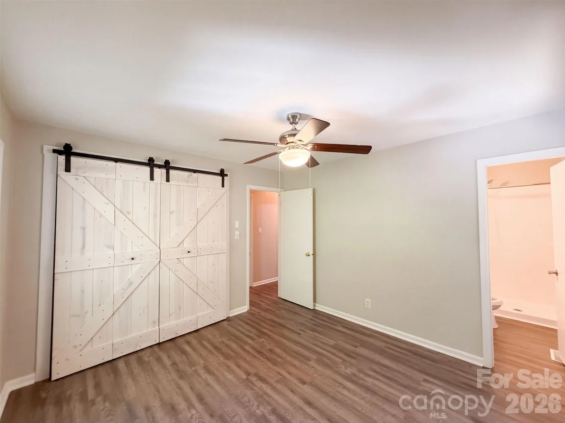 Photo of 1120 Emerald Drive