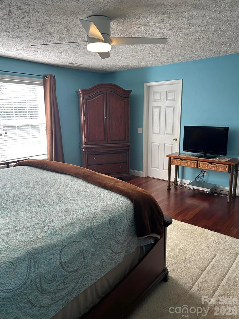Photo of 323 Swamp Fox Drive