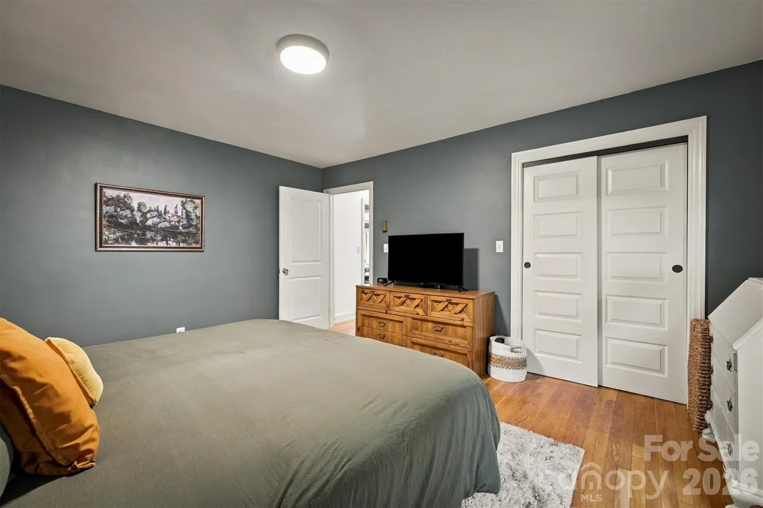 Photo of 214 Morehead Street