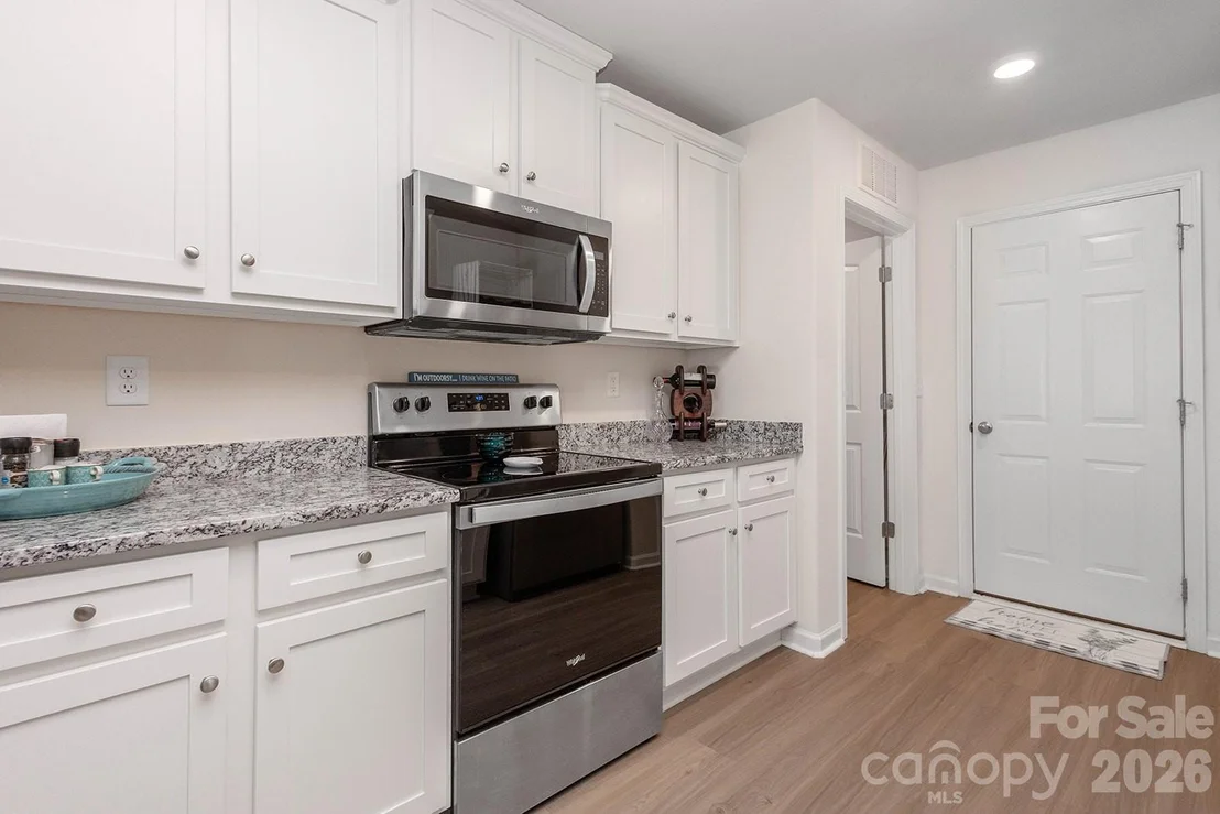 Photo of 410 Apex Circle