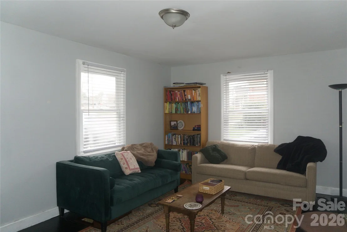 Photo of 2851 Burbank Drive