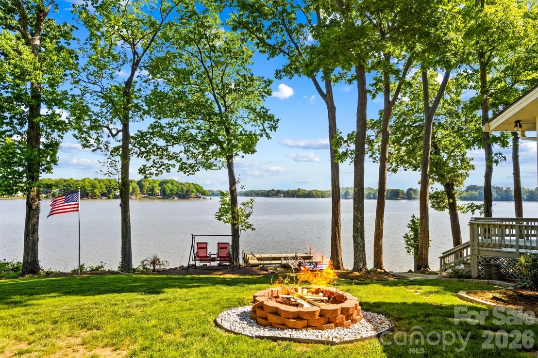 Photo of 395 Rendleman Drive