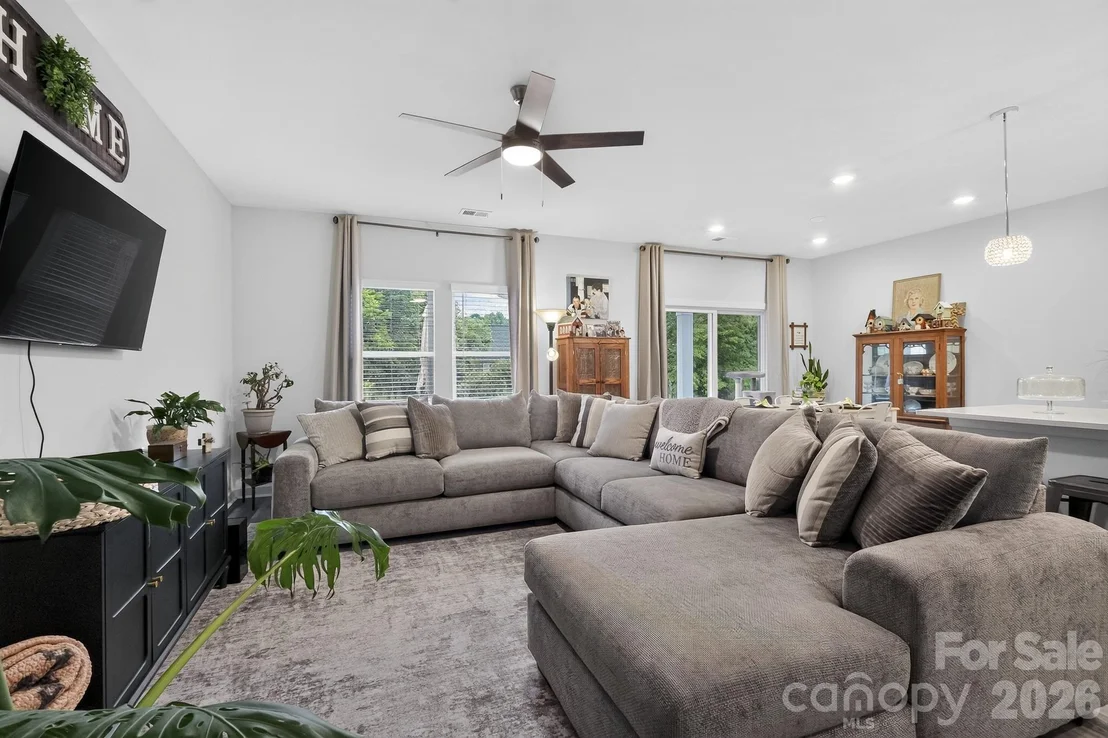 Photo of 1229 Morehead Drive