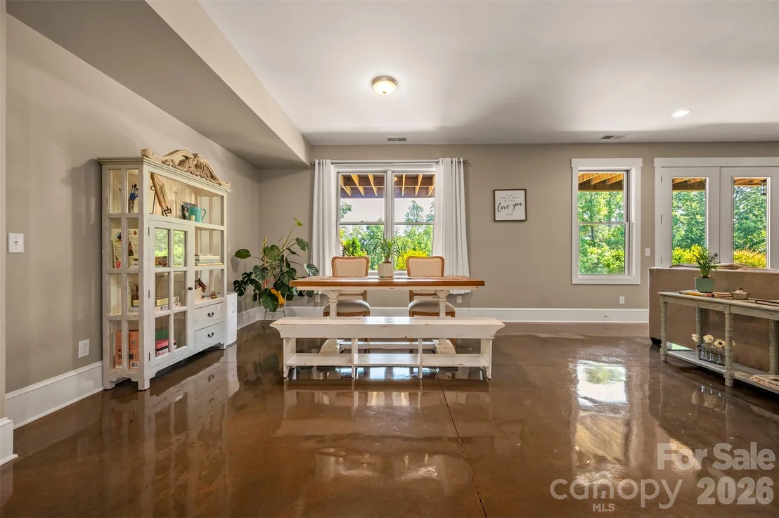 Photo of 398 Mapleton Lane