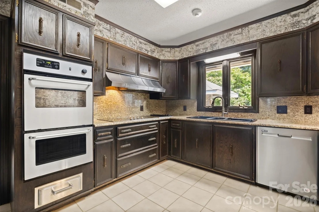 Photo of 600 Fairway Drive