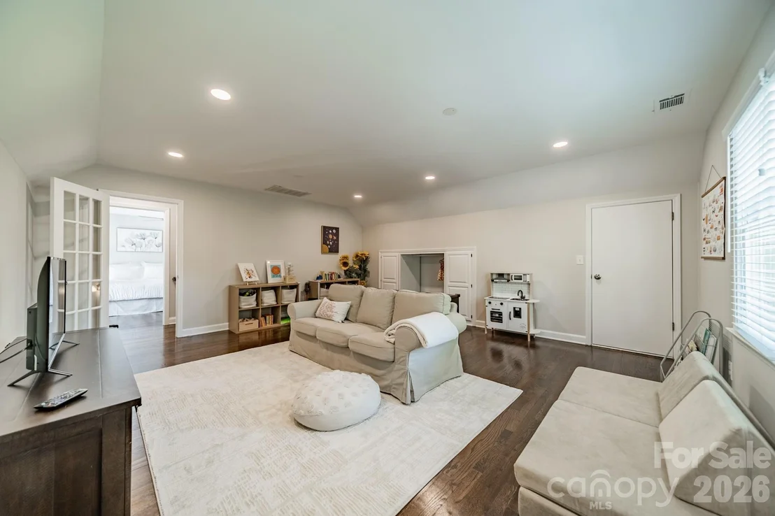 Photo of 231 S Downs Way