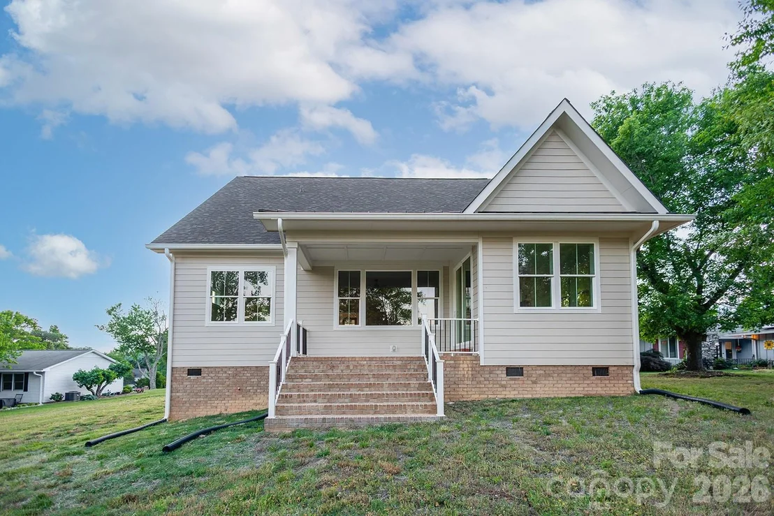 Photo of 102 Starmount Drive