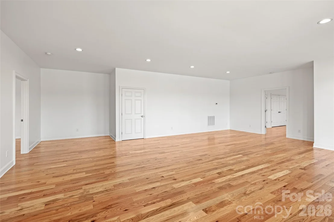 Photo of 490 Mapleton Lane