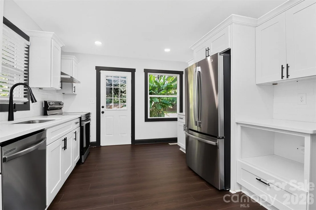 Photo of 2736 Royston Road