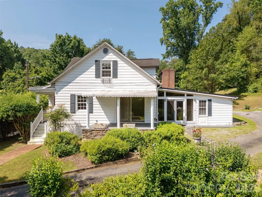 Photo of 34 Lockhart Road