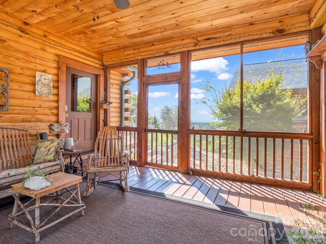 Photo of 762 Valley View Drive