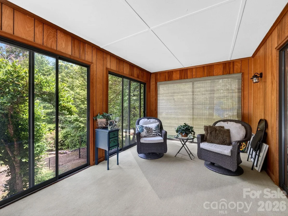 Photo of 707 Dogwood Trail