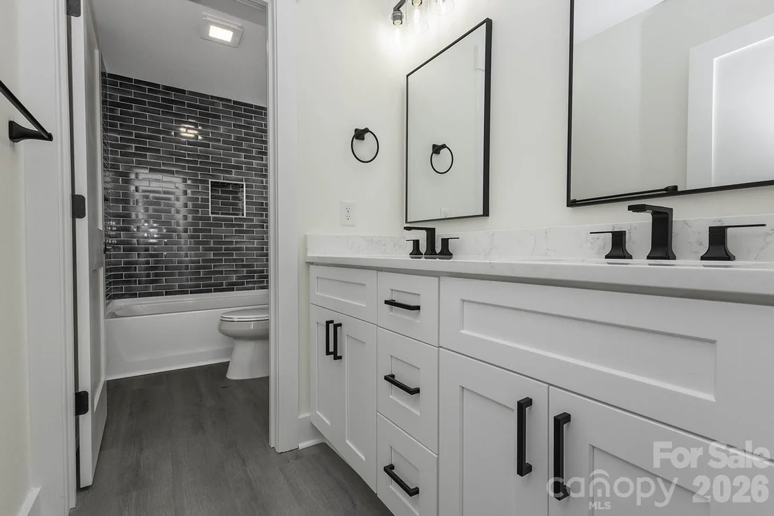 Photo of 102 Starmount Drive