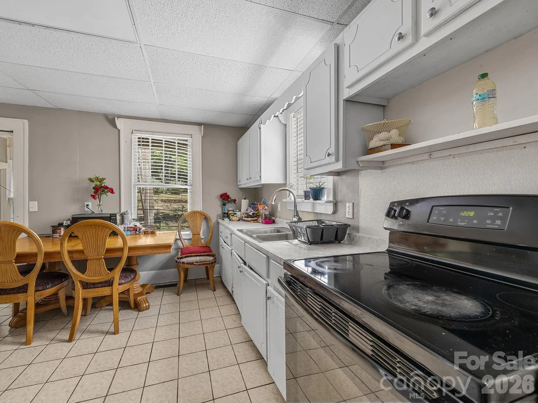 Photo of 110 Grady Avenue