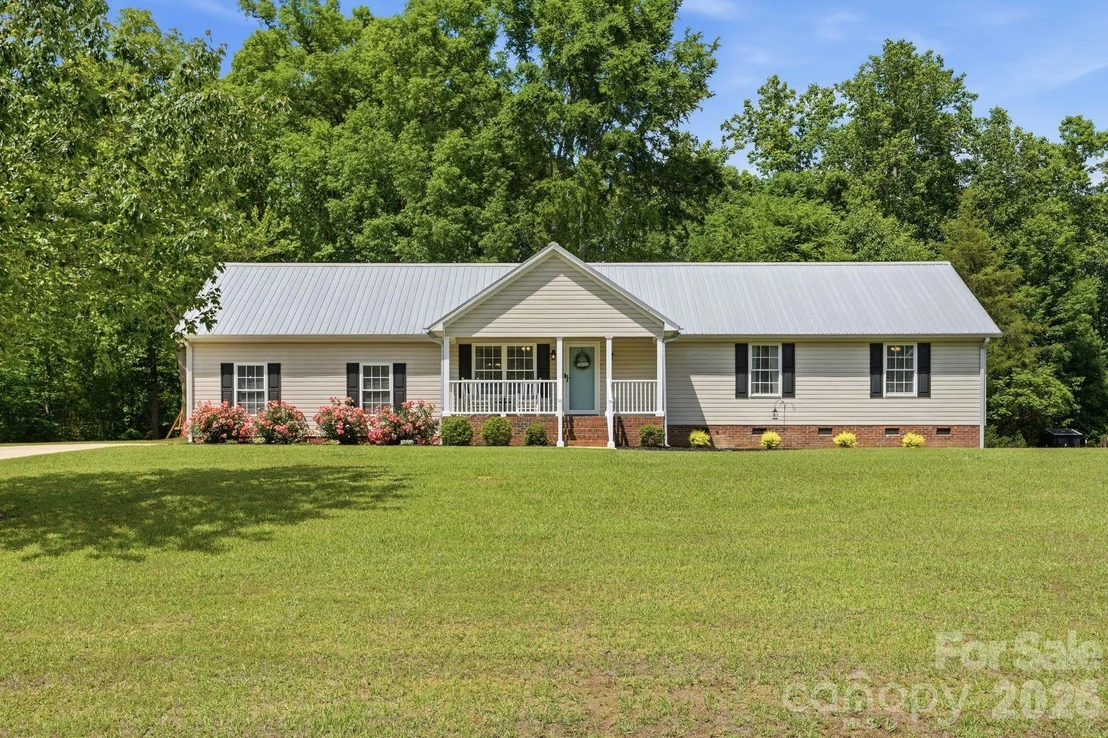 Photo of 142 Sam Bailes Boulevard