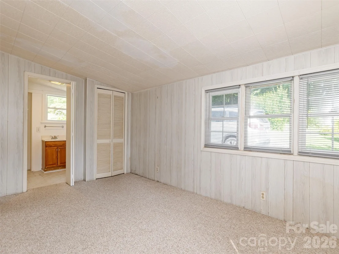 Photo of 34 Lockhart Road