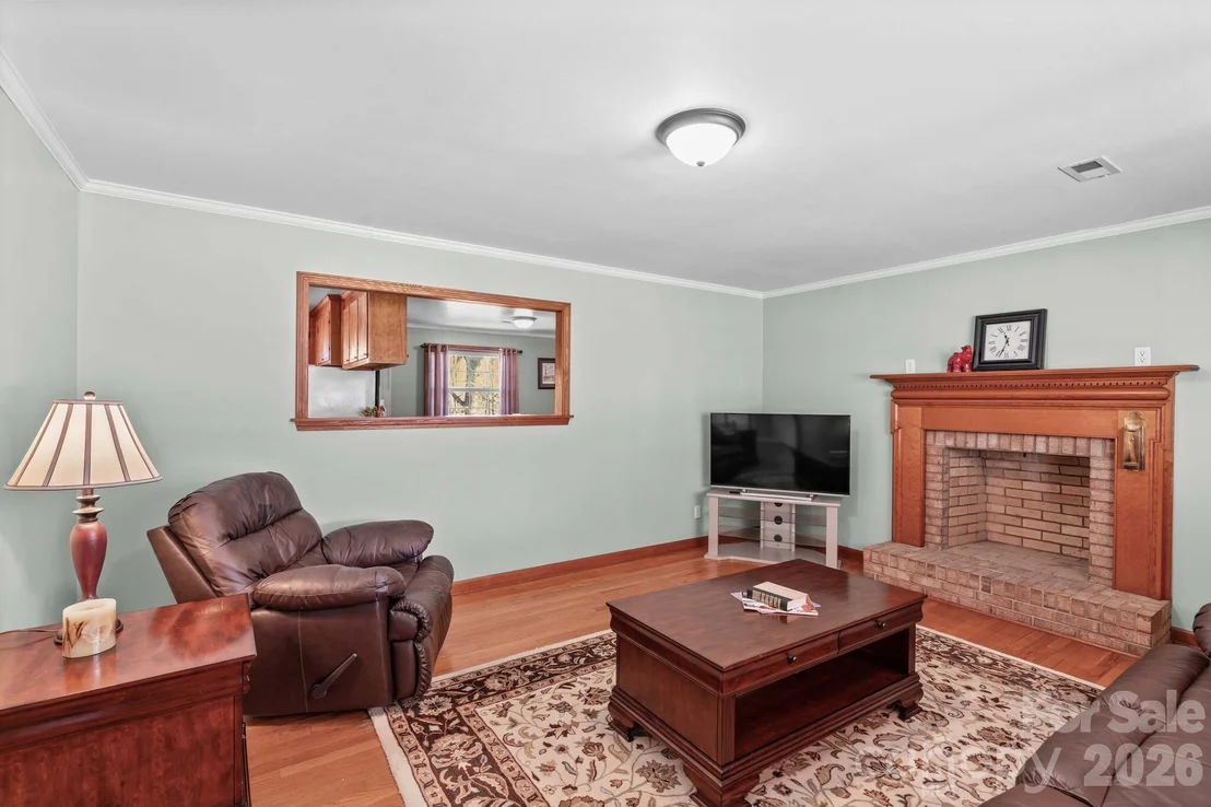 Photo of 5075 Lakeview Drive