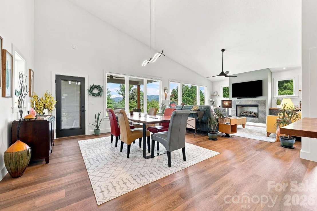 Photo of 112 Upper Grove Lane
