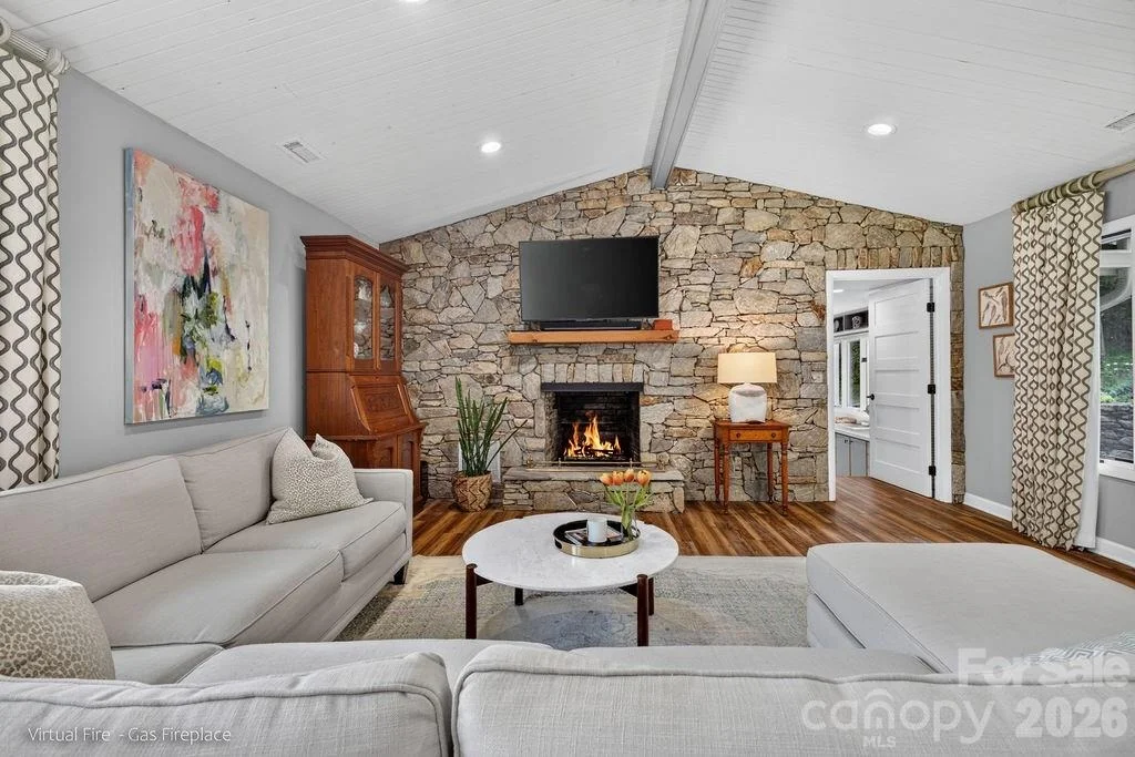 Photo of 865 Haven Drive