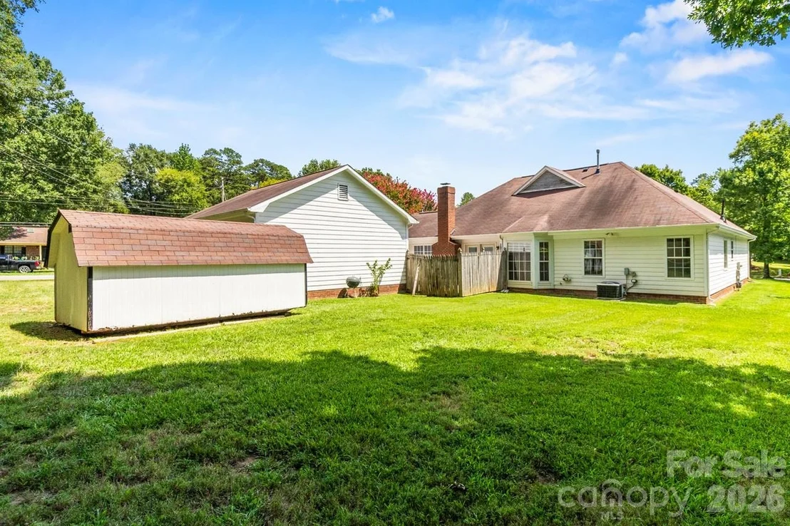 Photo of 739 Oakbluff Circle