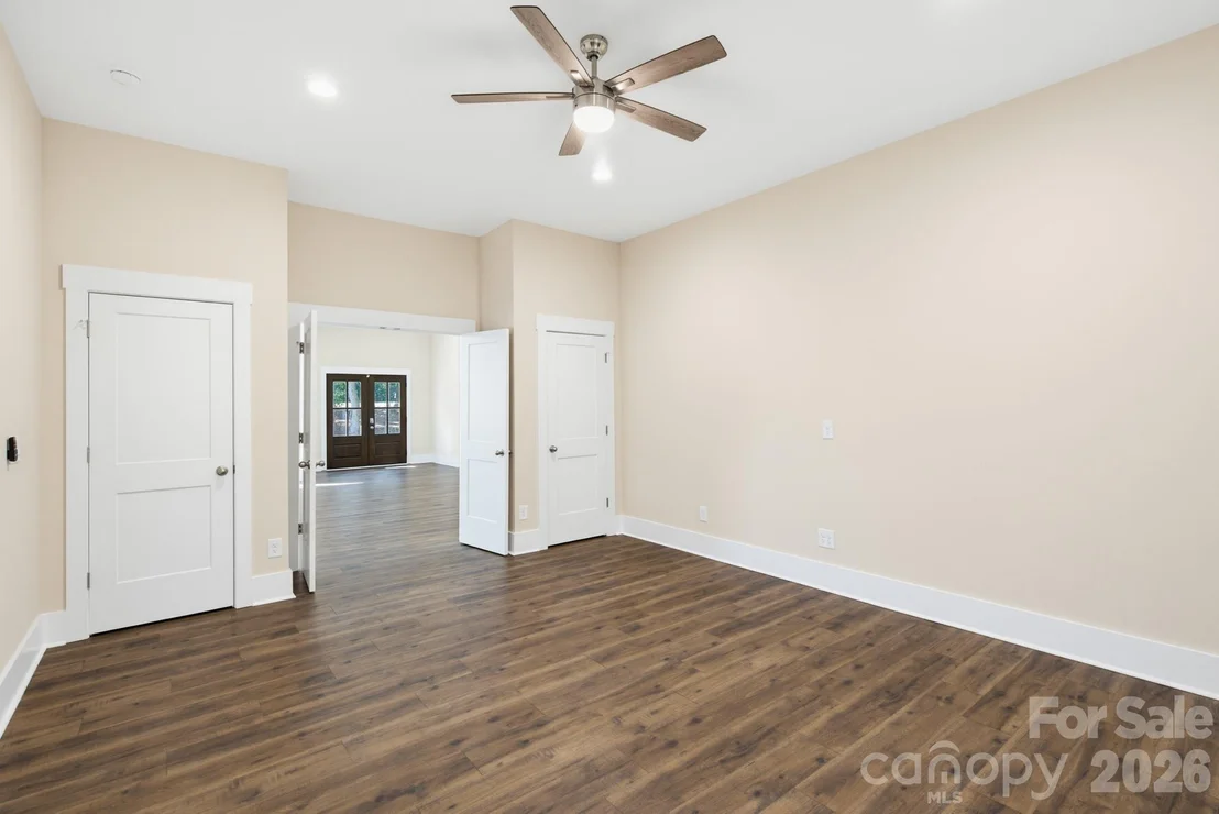 Photo of 2507 Forest Lawn Drive