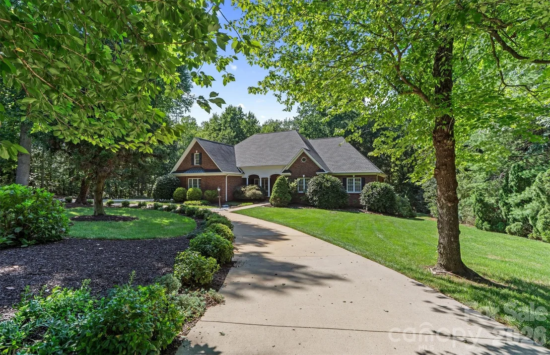 Photo of 675 Heather Drive