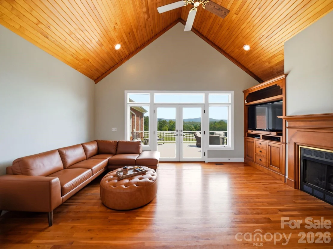 Photo of 2950 Pearidge Road