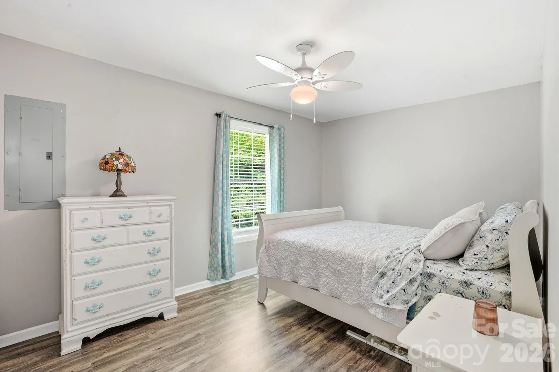 Photo of 142 Sam Bailes Boulevard