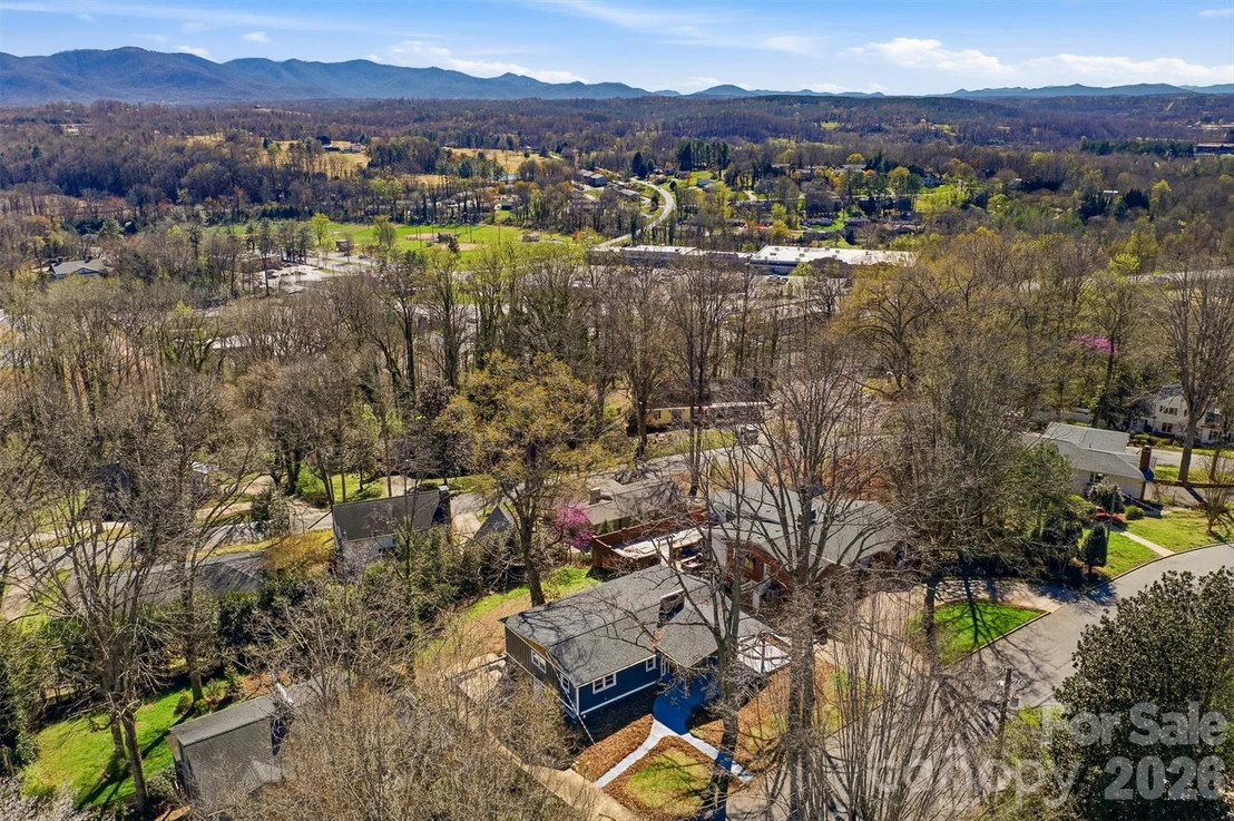 Photo of 223 W Park Drive