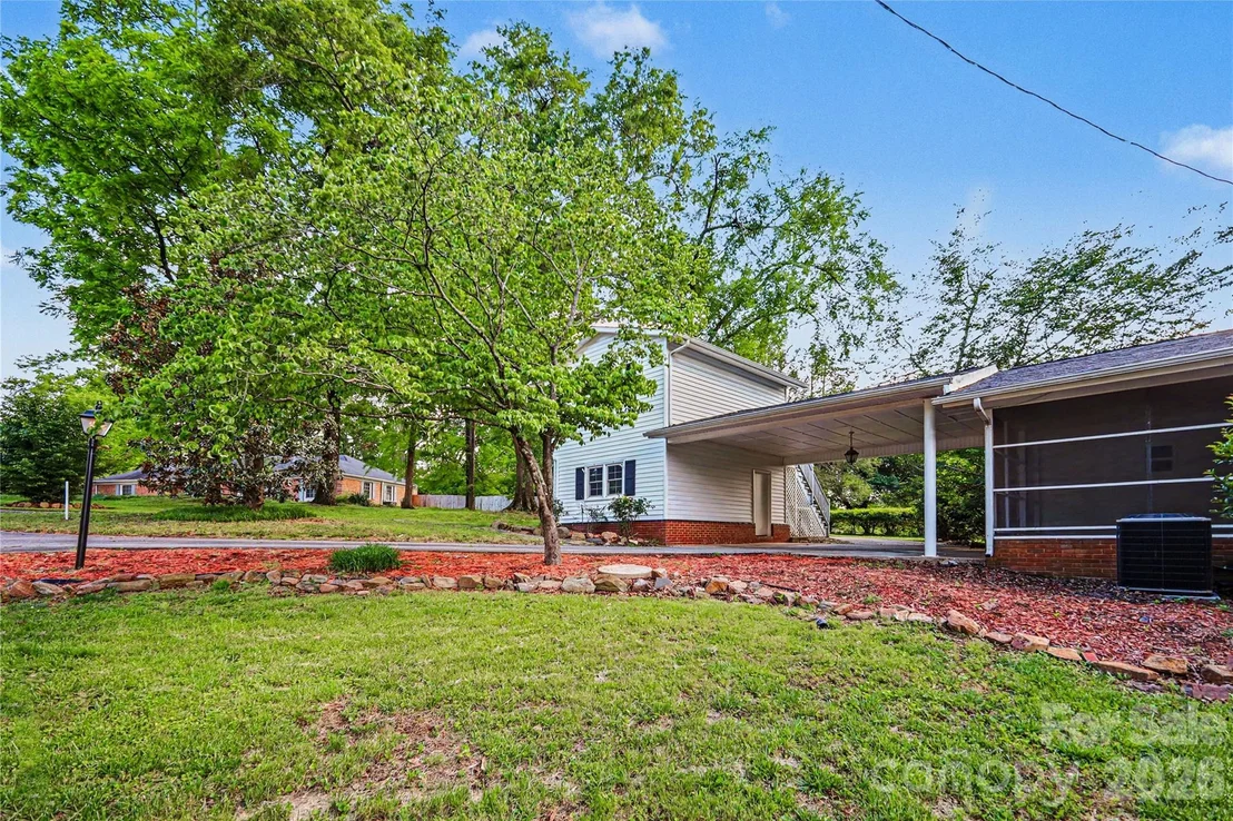 Photo of 211 Windsor Drive