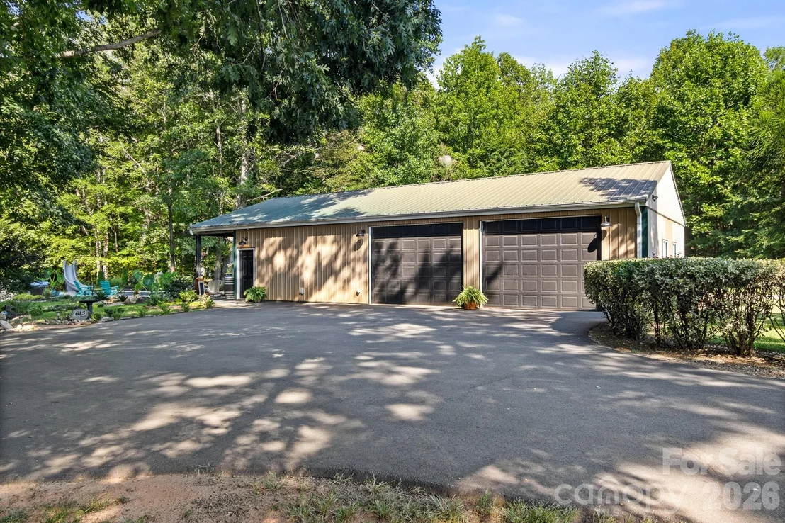 Photo of 613 Perry Road