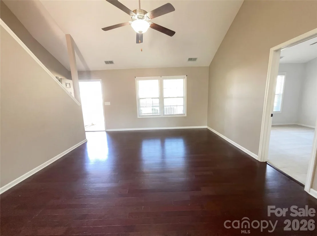 Photo of 1328 Centennial Drive