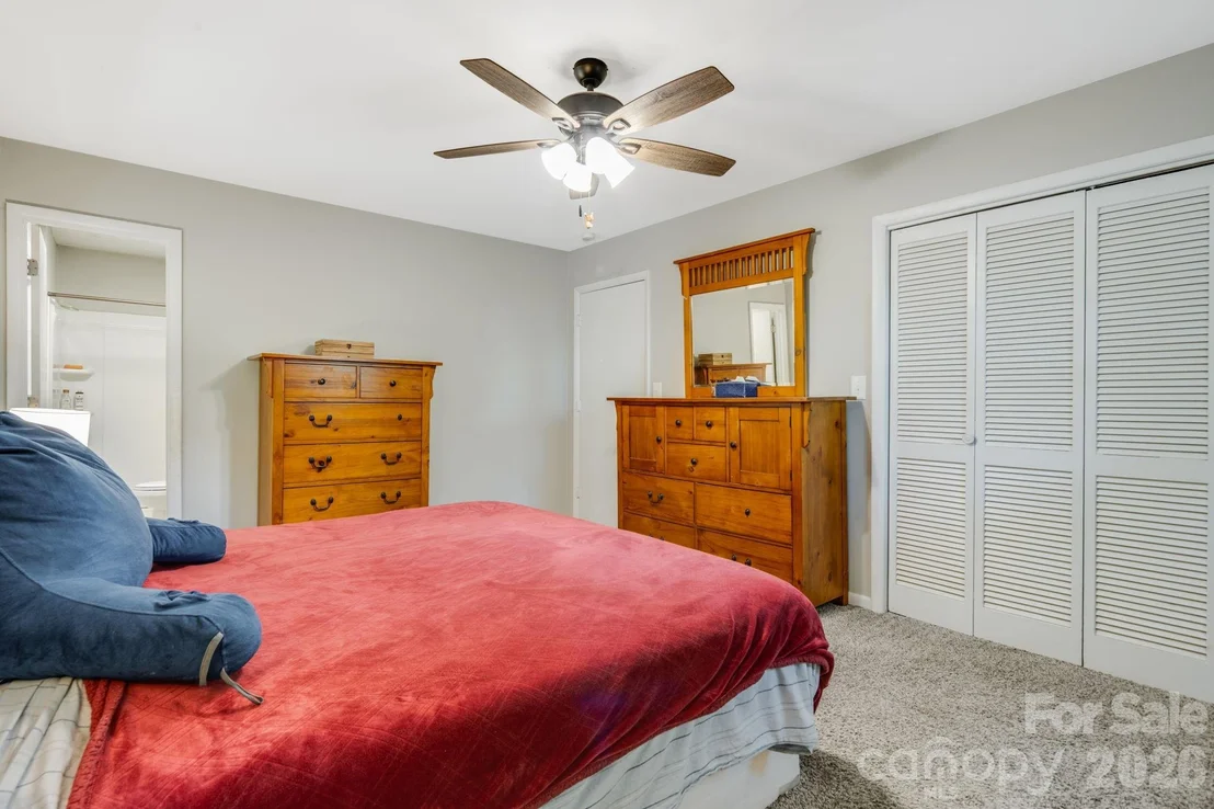 Photo of 1737 Whitesides Road
