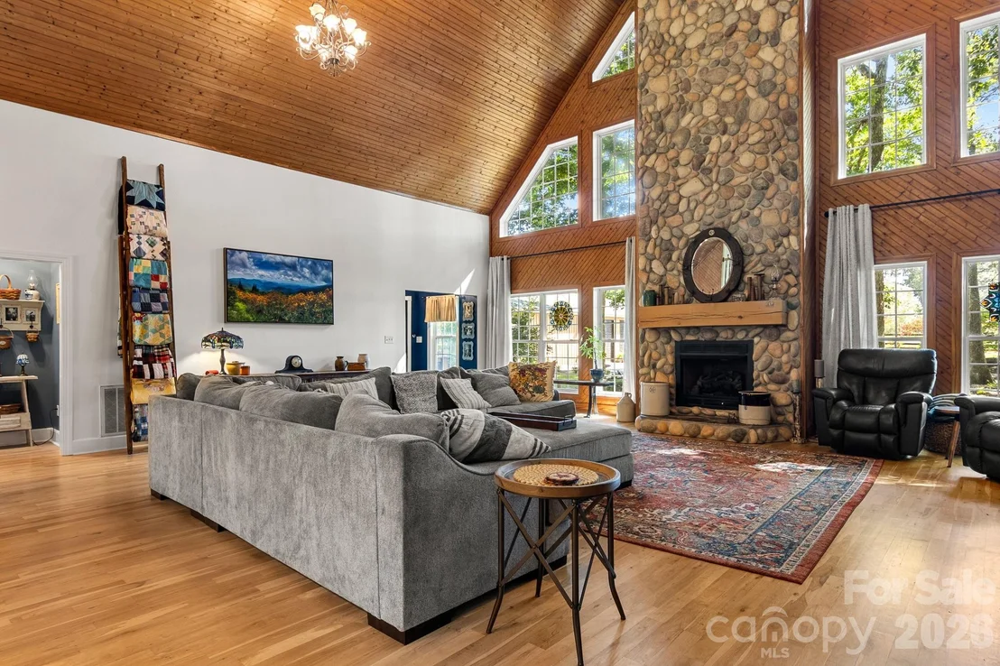 Photo of 613 Perry Road
