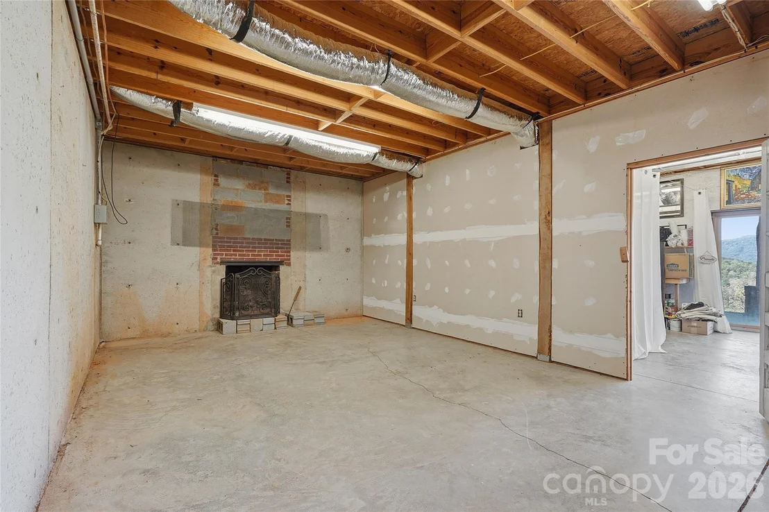 Photo of 723 N Highland Road