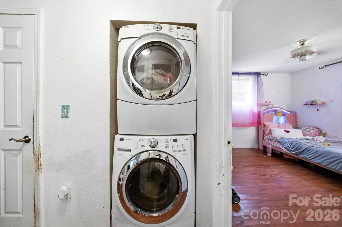 Photo of 307 Beverly Avenue