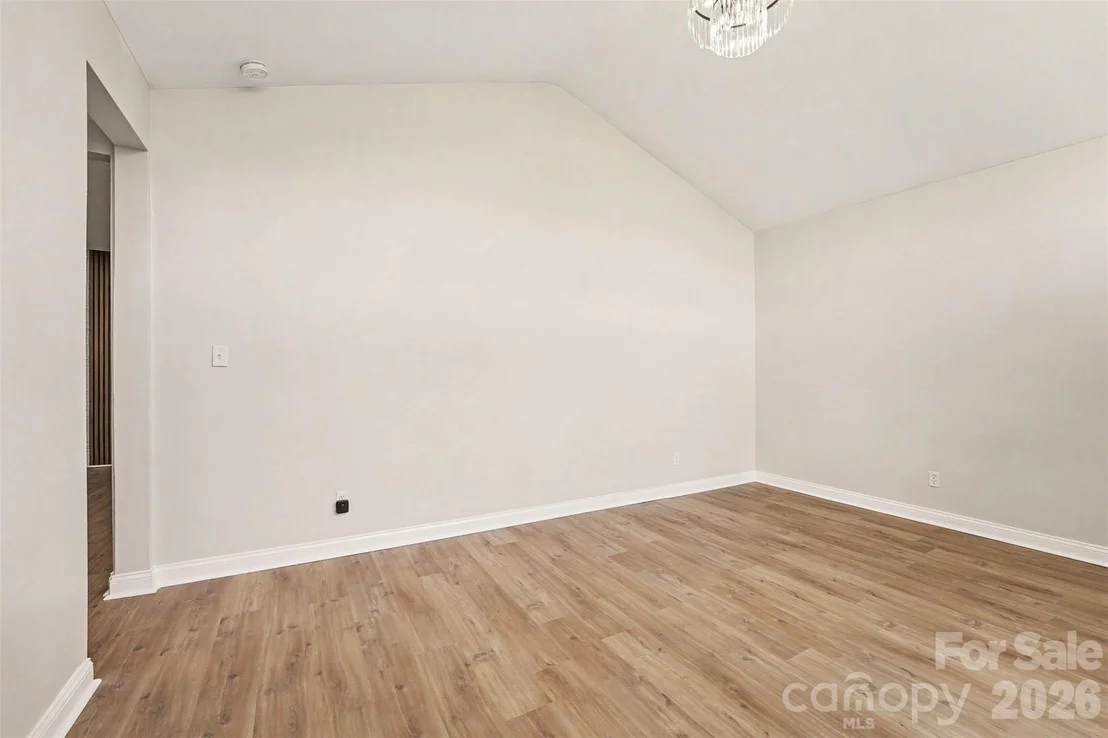 Photo of 1902 19th Avenue NE
