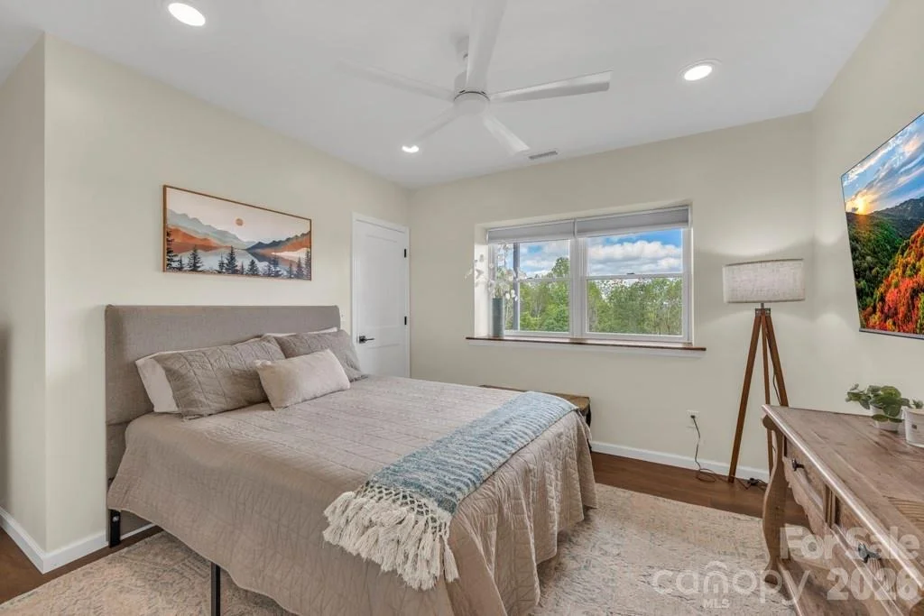 Photo of 784 Alpine Drive